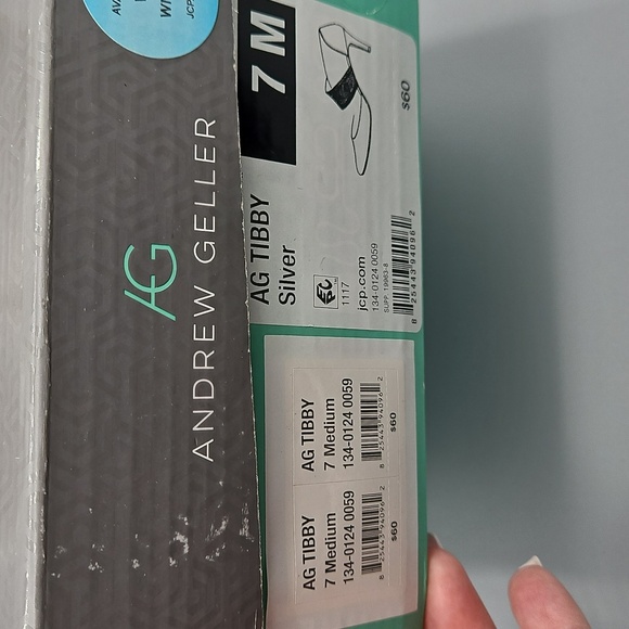 Andrew Geller Memory Foam Champagne/Silver Heels Size 7 NIB - Picture 8 of 8